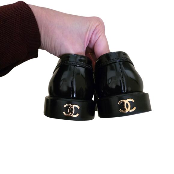 Chanel 2022 Patent Leather CC Logo Loafers Black IT 36 US 5–5.5 - Picture 4 of 16